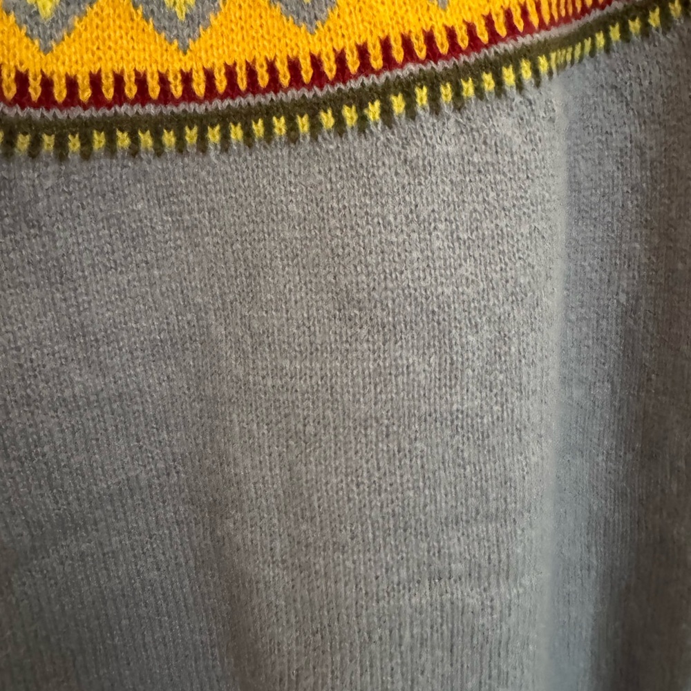 Colorful Patterned Sweater Size XL - Picture 9 of 9